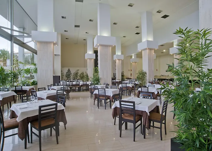 Otel Bahia By Pierre & 4*