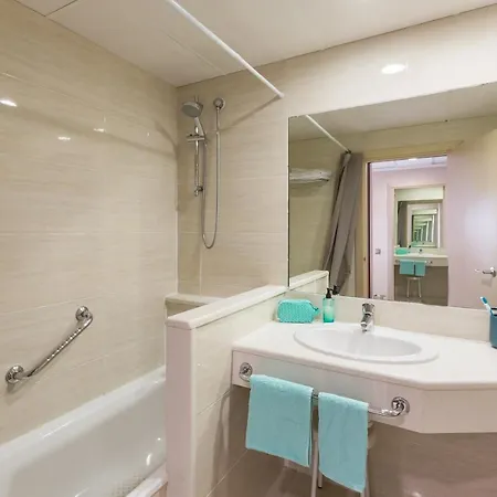 Hotel Bahia By Pierre & 4*